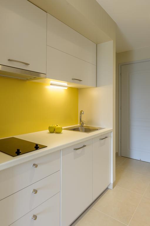 Yellow House Aparthotel